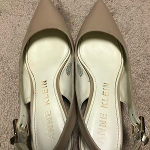 Anne Klein Heels  Size 7  Beige